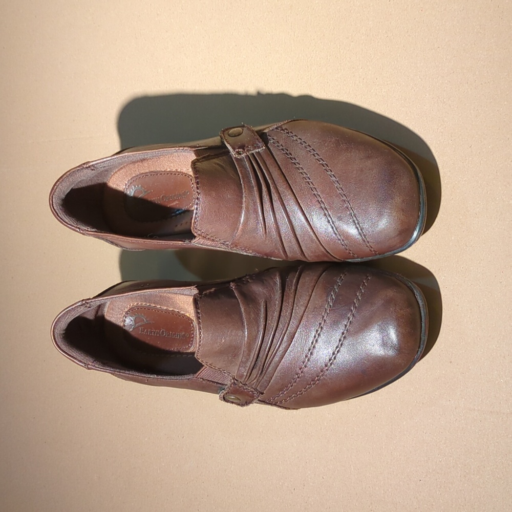 Brown Leather Earth Origins Size 8M Archer style wrapped loafers